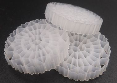 comprar Hdpe Eco Friendly MBBR Bio Carrier 25*5mm Actividad de las bolas flotantes de biomasa online manufacture