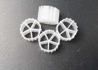 comprar Bioballs de piscifactoría Medios de filtro biológicos Color blanco 10 * 7 mm Relleno flotante 100% medio de filtro biológico virgen HDPE online manufacture