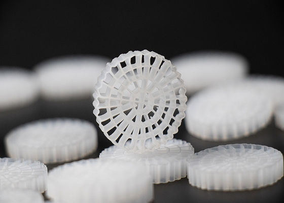 comprar 25*4mm PE64 K5 MBBR Bio Media K5 Color blanco y material virgen de HDPE para el sistema RAS online manufacture
