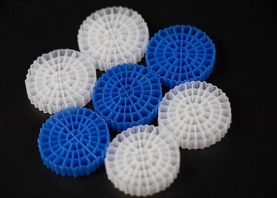 comprar MBBR de plástico flotante K5 Bio Filter Media Área de superficie alta para aguas residuales online manufacture