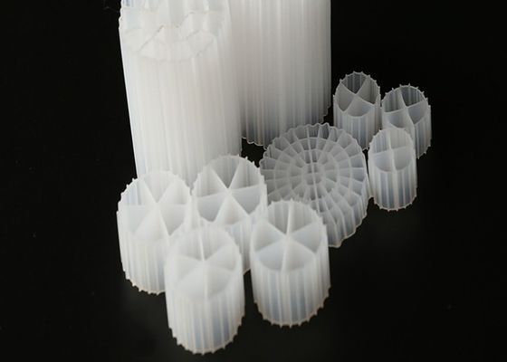 19 agujeros Medios de filtro de biocélulas MBBR Kaldnes K1 Medios de filtro amigables con el medio ambiente
