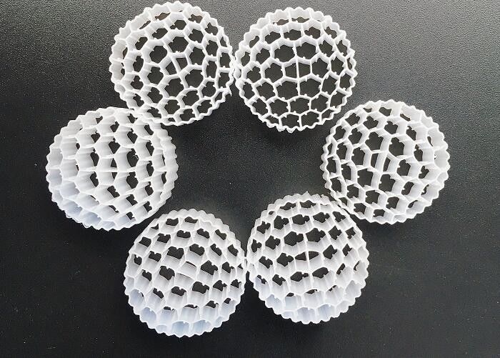 Biotubo de células activas MBBR Medios de filtro de plástico Color blanco 800m2/m3