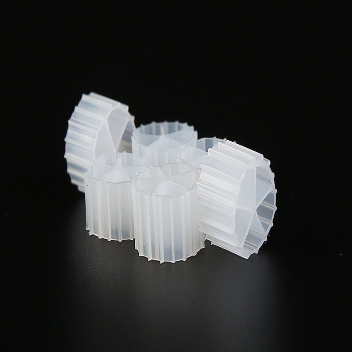 Color blanco MBBR Bio Media con material virgen HDPE Filtro de acuario Tratamiento de aguas residuales