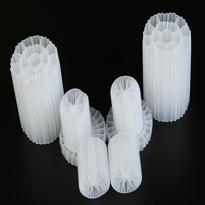 Filtro flotante de células biológicas MBBR Medios de filtro de agua de estanque de Koi para acuarios