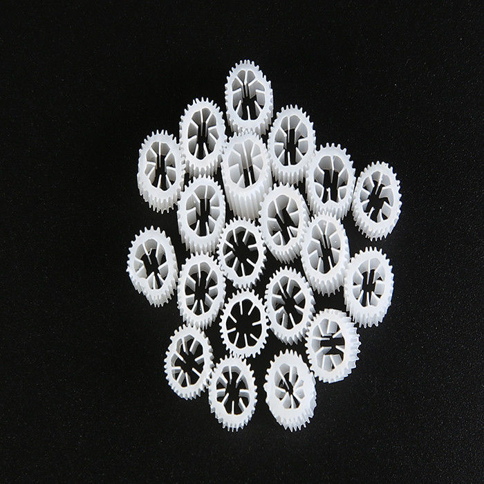 Medios de filtro flotante de 7 agujeros HIPS Material de bioplástico para aguas residuales industriales