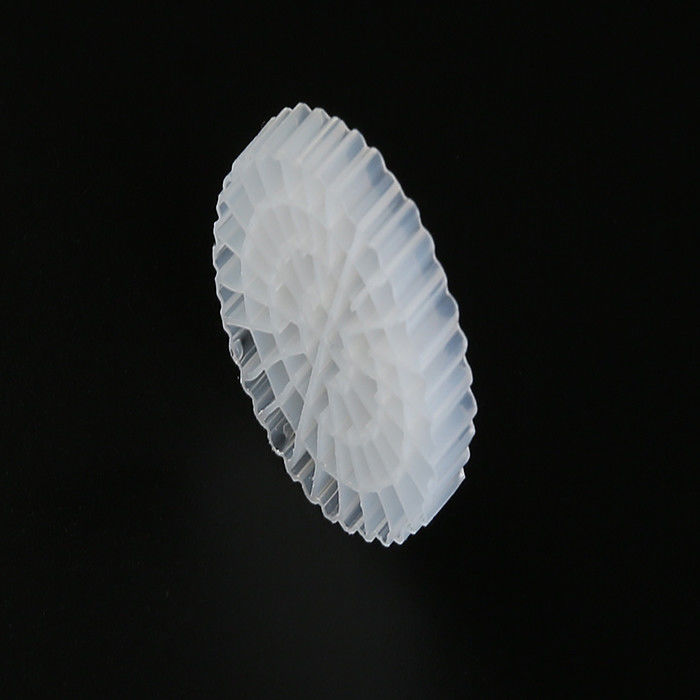25*4mm PE64 K5 MBBR Bio Media K5 Color blanco y material virgen de HDPE para el sistema RAS