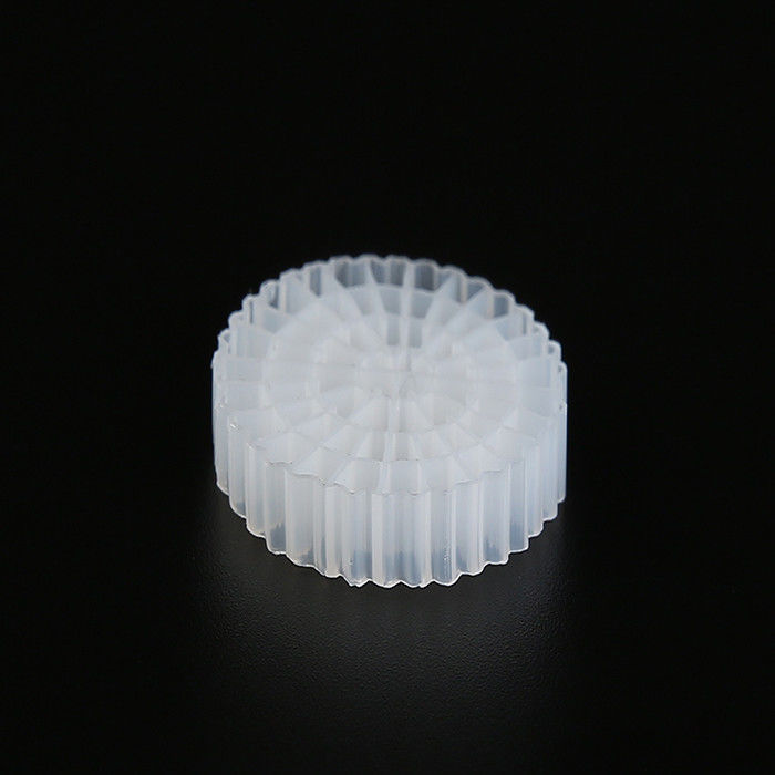 Color blanco MBBR Bio Media Virgen Material HDPE K5 para el tratamiento de aguas residuales