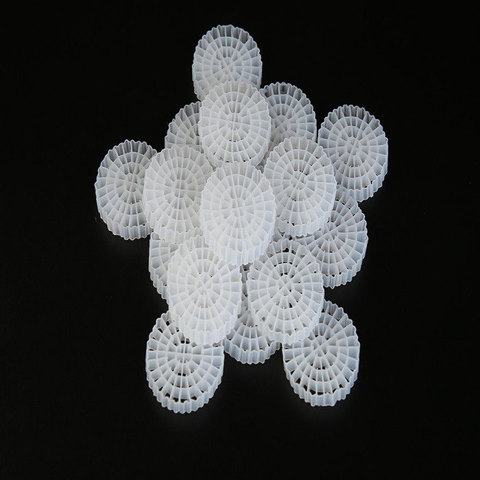 Cama móvil ecológica Reactores de biopelícula Material virgen HDPE para tratamiento de aguas residuales