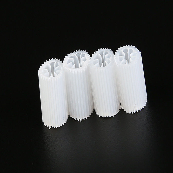 Medios de filtro industrial Hdpe HIPS Material 5 * 5mm Tamaño Certificación SGS Color personalizado