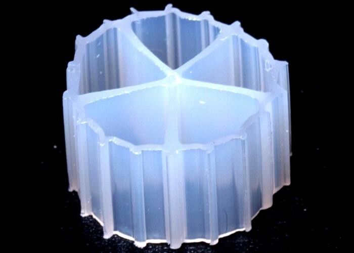Medios de filtración de 10 mmX7 mm k1 kaldnes personalizados para el transporte de biofilm para piscifactorías