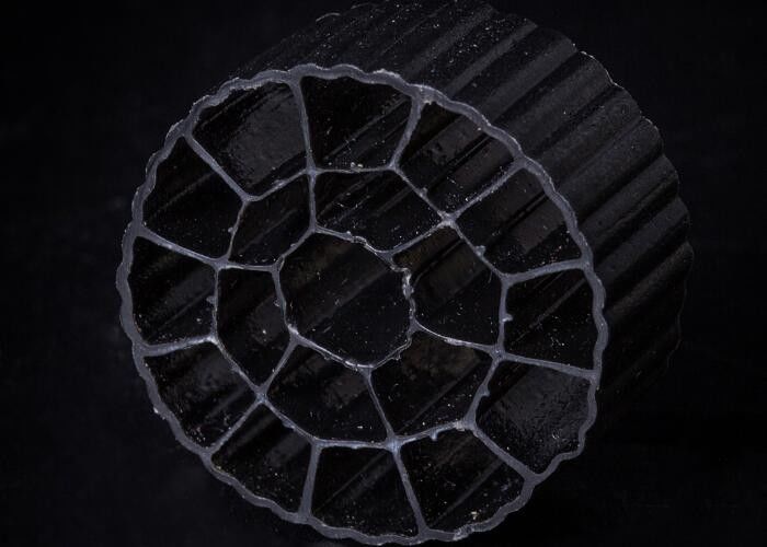 popular de color negro virgen de material HDPE MBBR bio medios para el tratamiento de aguas residuales industriales