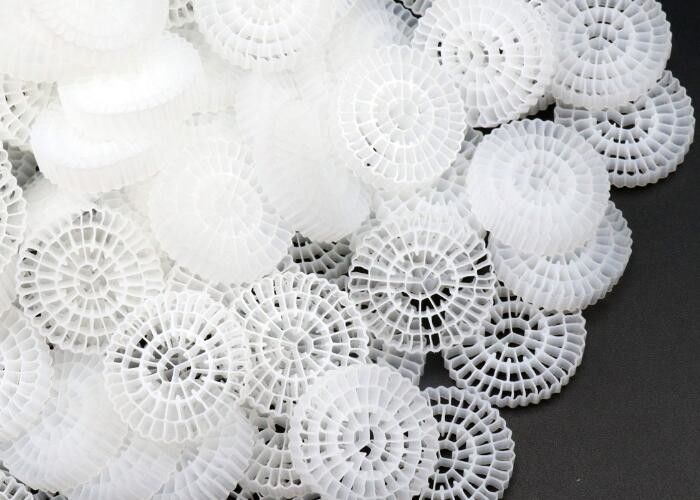 Medios de filtro de lecho móvil flotante de HDPE para plantas de tratamiento de agua