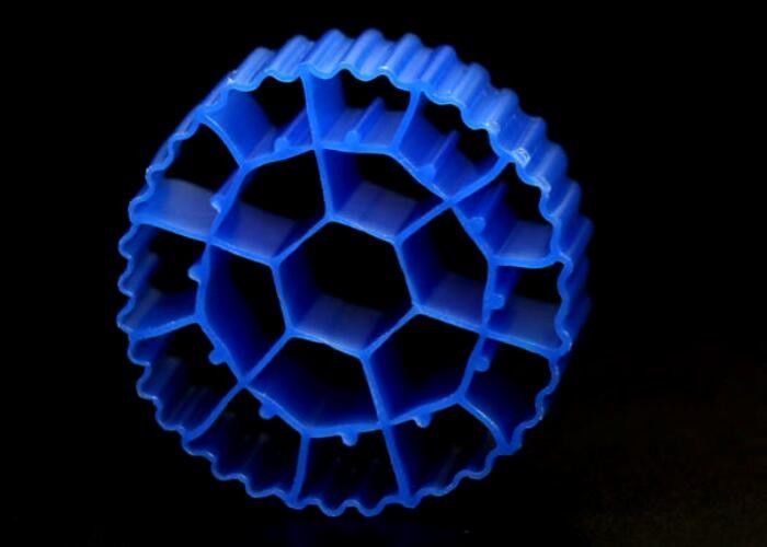 Medios de filtro de plástico MBBR Biocell BIO Balls para resistencia a los golpes RAS