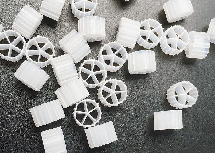 Biofilm MBBR Filtro portador caliente para la cría de camarones RAS Tratamiento del agua 10*7mm