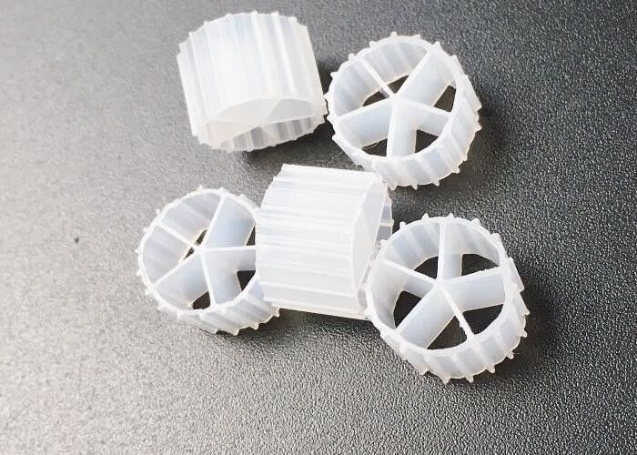 HDPE resistente a los rayos UV 10*7MM MBBR BIOBALLS Proceso IFAS 5 habitaciones fda material seguro medio flotante precio barato