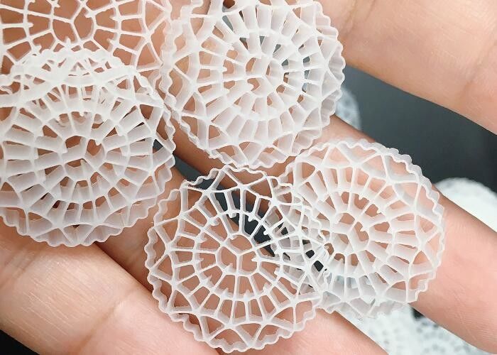 Ahorro de espacio MBBR biopipe Fliter Media PE63 Para tratamiento de aguas residuales / RAS Con tecnología de color blanco A2/O