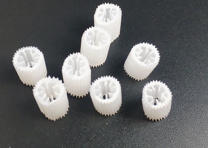 Ahorro de espacio Medios de filtro flotante de plástico Kaldnes Medios de filtro biológico