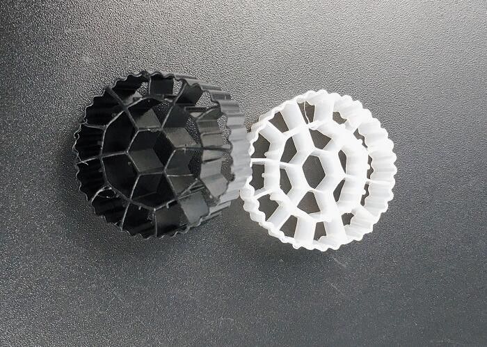 MBBR de plástico Bio Media HDPE K3 Medios de filtro acuapónicos 500 m2/m3 fda material seguro biopipe bolas biocelulares