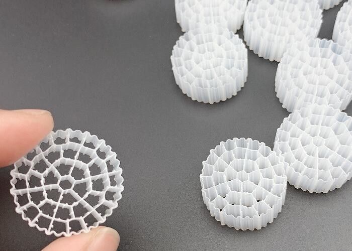 MBBR Bio Ball Sewage Treatment Medios de filtro de plástico 25*10MM