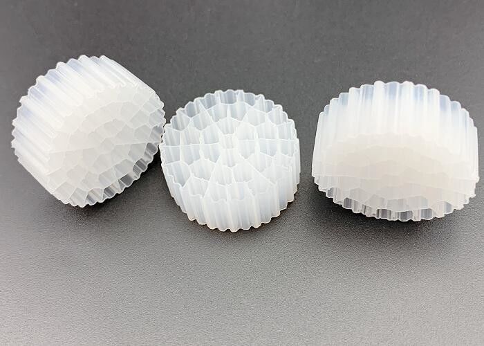 Medios flotantes de filtro de MBBR de HDPE blanco de la FDA PE37 25*10MM