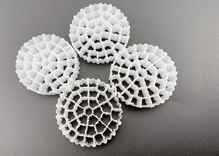 Medios flotantes de filtro de MBBR de HDPE blanco de la FDA PE37 25*10MM