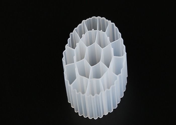 Medios de filtro de color blanco MBBR K3 Bio Media Buena resistencia al impacto con HDPE virgen