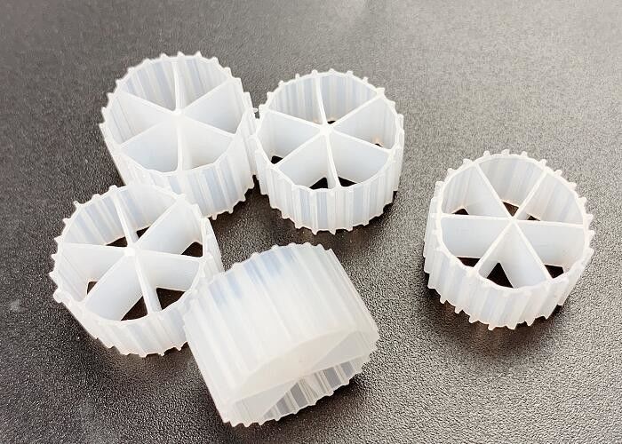 PE04 Gran superficie de color blanco MBBR Bio Media 6 habitaciones 800m2/M3