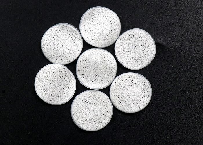 Biochips Medios de filtro de biotubo Biológico Color blanco redondo Piezas planas