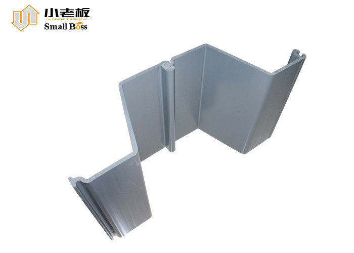 Extrusión de láminas de PVC tipo Z para cortes y barreras de contención