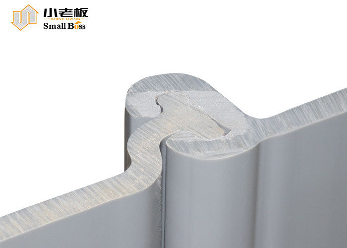 Extrusión de láminas de PVC tipo Z para cortes y barreras de contención